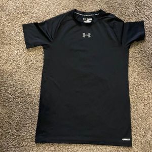 Black YXL Under Armour t-shirt